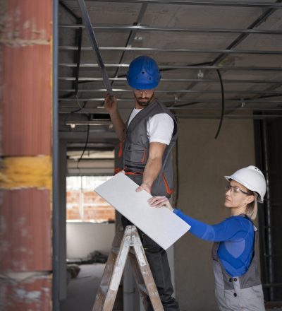 medium-shot-people-working-as-team